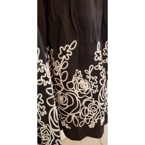 Fancy black dress - Picture 3 of 4